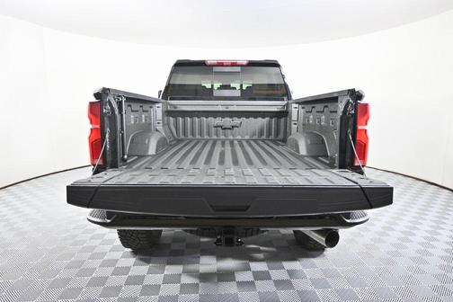 2025 Chevrolet Silverado 2500 4WD Crew Cab Standard Bed ZR2