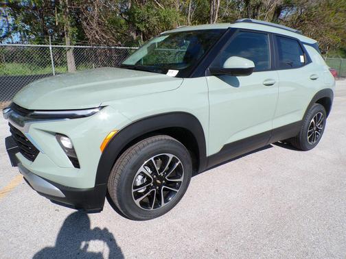 Cacti Green 2026 Chevrolet Trailblazer LT