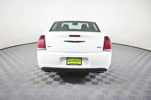 2023 Chrysler 300 Touring