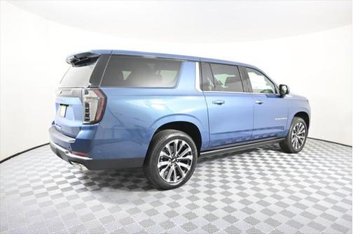 2025 Chevrolet Suburban 4WD High Country
