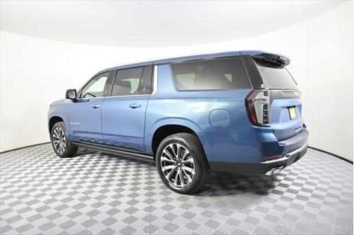 2025 Chevrolet Suburban 4WD High Country