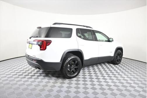 2023 GMC Acadia AWD AT4
