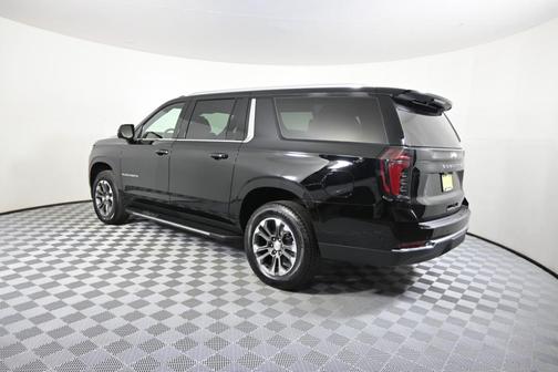 2025 Chevrolet Suburban LS