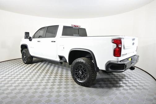 2024 Chevrolet Silverado 2500 4WD Crew Cab Standard Bed ZR2