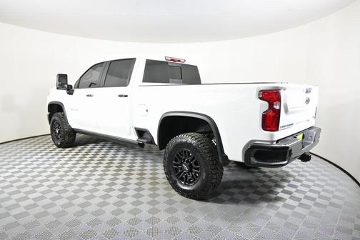 2024 Chevrolet Silverado 2500 4WD Crew Cab Standard Bed ZR2