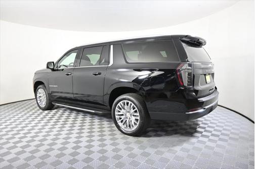 2025 Chevrolet Suburban LT