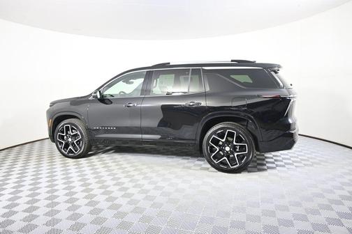Mosaic Black Metallic 2026 Chevrolet Traverse High Country