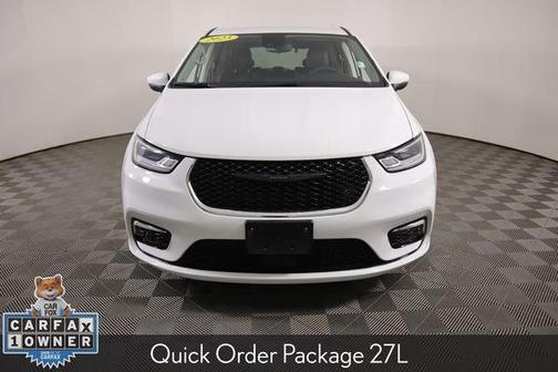 2023 Chrysler Pacifica Touring-L