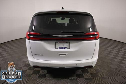 2023 Chrysler Pacifica Touring-L
