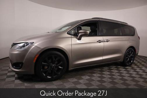 2018 Chrysler Pacifica Touring-L Plus