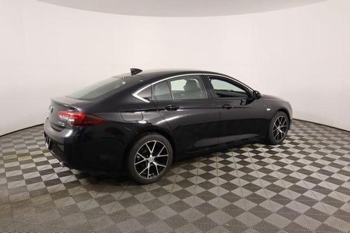 2018 Buick Regal Sportback Essence