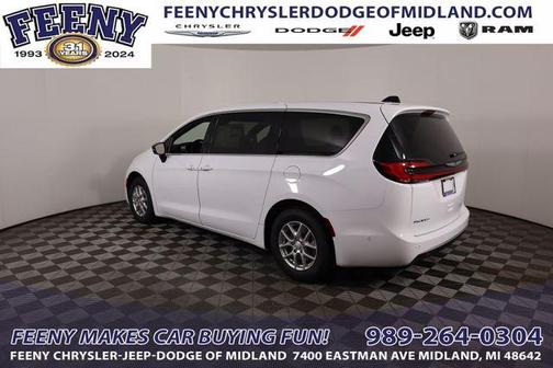 2025 Chrysler Pacifica Select