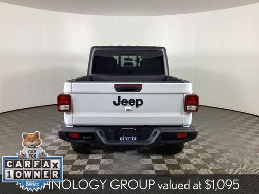 2022 Jeep Gladiator Sport