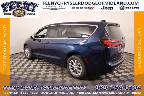2025 Chrysler Pacifica Select