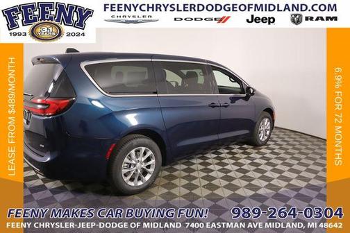 2025 Chrysler Pacifica Select