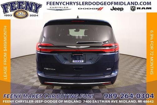 2025 Chrysler Pacifica Select