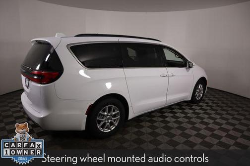 2022 Chrysler Pacifica Touring-L