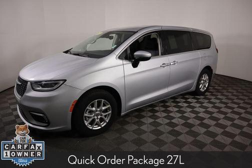 2023 Chrysler Pacifica Touring-L