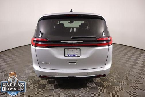2023 Chrysler Pacifica Touring-L