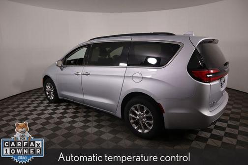 2022 Chrysler Pacifica Touring-L