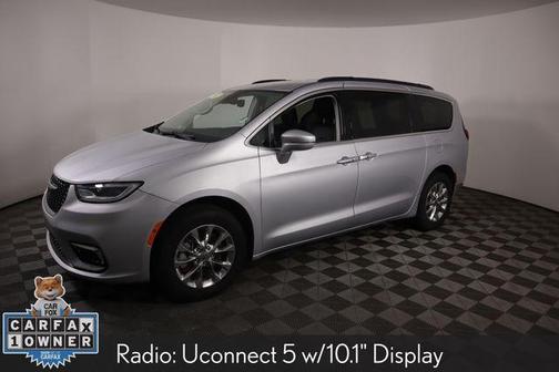 2022 Chrysler Pacifica Touring-L