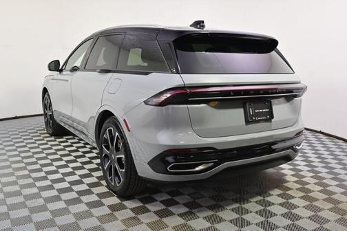 Gray Matter Metallic Clearcoat 2026 Lincoln Nautilus Reserve