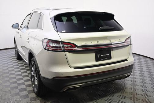 Ceramic Pearl Metallic Tinted Clearcoat 2022 Lincoln Nautilus Reserve