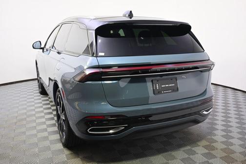 Whisper Blue Metallic Clearcoat 2026 Lincoln Nautilus Reserve