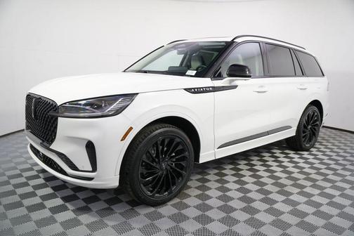 Pristine White Metallic Tri-Coat 2026 Lincoln Aviator Reserve AWD