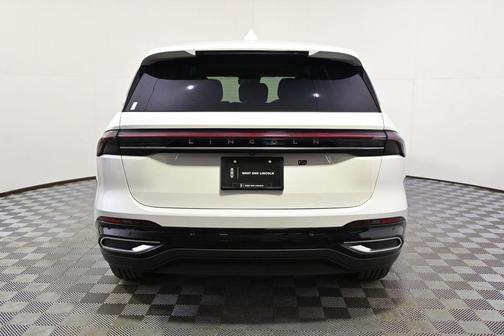 White Platinum Metallic Tri-Coat 2026 Lincoln Nautilus Premiere