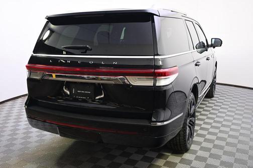 Infinite Black Metallic Clearcoat 2023 Lincoln Navigator Reserve