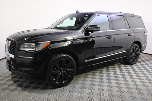 Infinite Black Metallic Clearcoat 2023 Lincoln Navigator Reserve