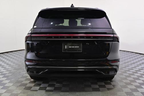 Infinite Black Metallic Clearcoat 2026 Lincoln Nautilus Reserve