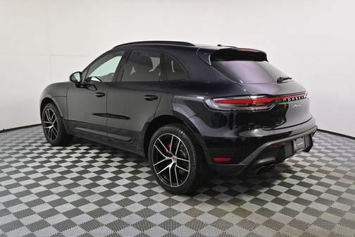 Jet Black Metallic 2023 Porsche Macan Macan