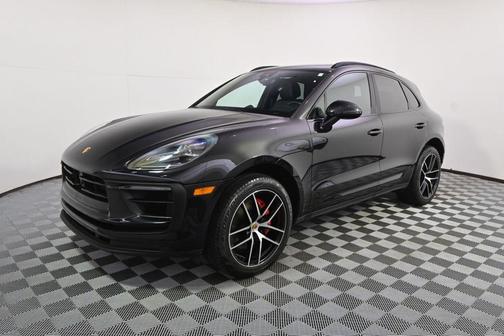 Jet Black Metallic 2023 Porsche Macan Macan