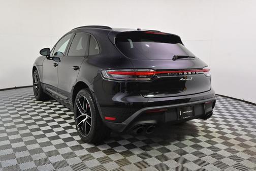 Jet Black Metallic 2023 Porsche Macan Macan