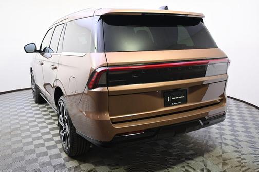 Sunrise Copper Metallic Pearlcoat 2026 Lincoln Navigator Black Label