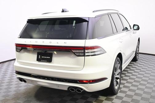 Pristine White Metallic Tri-Coat 2026 Lincoln Aviator Premiere