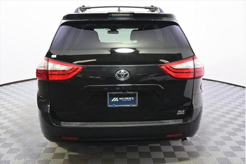 2018 Toyota Sienna XLE