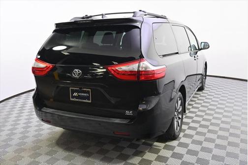 2018 Toyota Sienna XLE