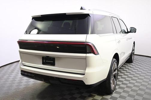 White Metallic 2026 Lincoln Navigator Black Label