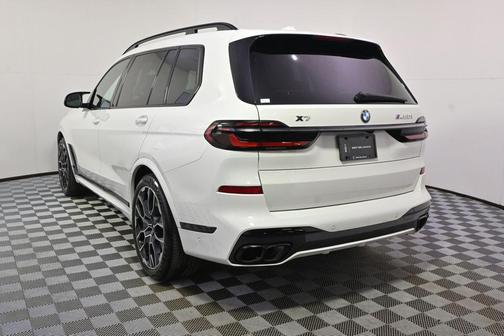 2024 BMW X7 M60i