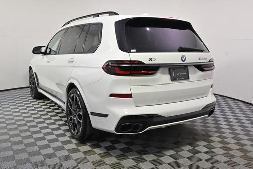 2024 BMW X7 M60i