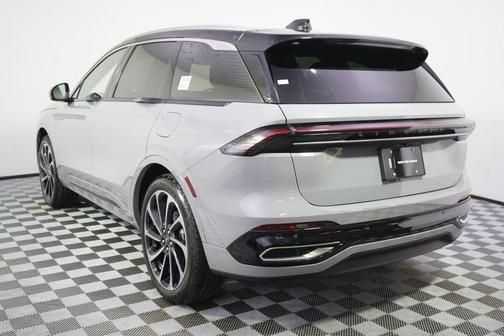 Gray Matter Metallic Clearcoat 2026 Lincoln Nautilus Black Label