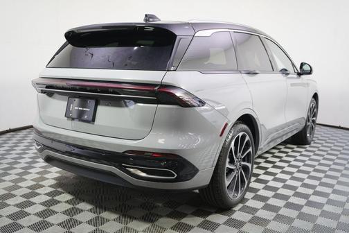 Gray Matter Metallic Clearcoat 2026 Lincoln Nautilus Black Label
