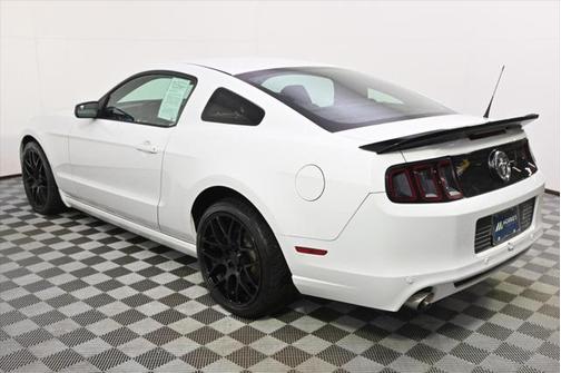 2014 Ford Mustang V6