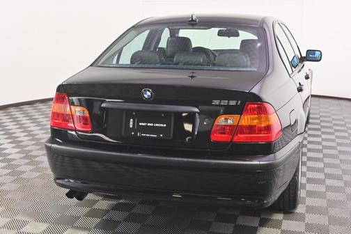 2004 BMW 325 325i