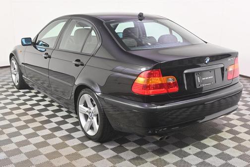 2004 BMW 325 325i
