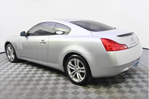 2010 INFINITI G37x Base