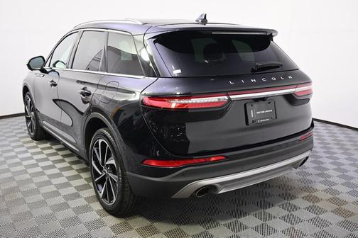 Infinite Black Metallic Clearcoat 2023 Lincoln Corsair Reserve